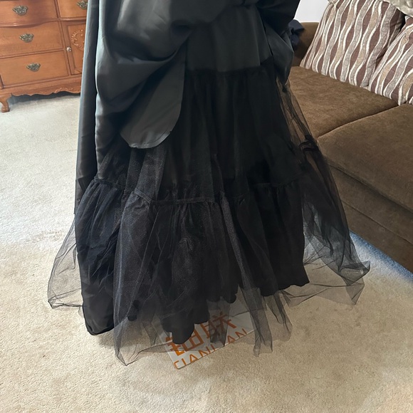 Betsy & Adam Black Velvet and Floral High-Low Gown, Size 4. - Picture 6 of 15